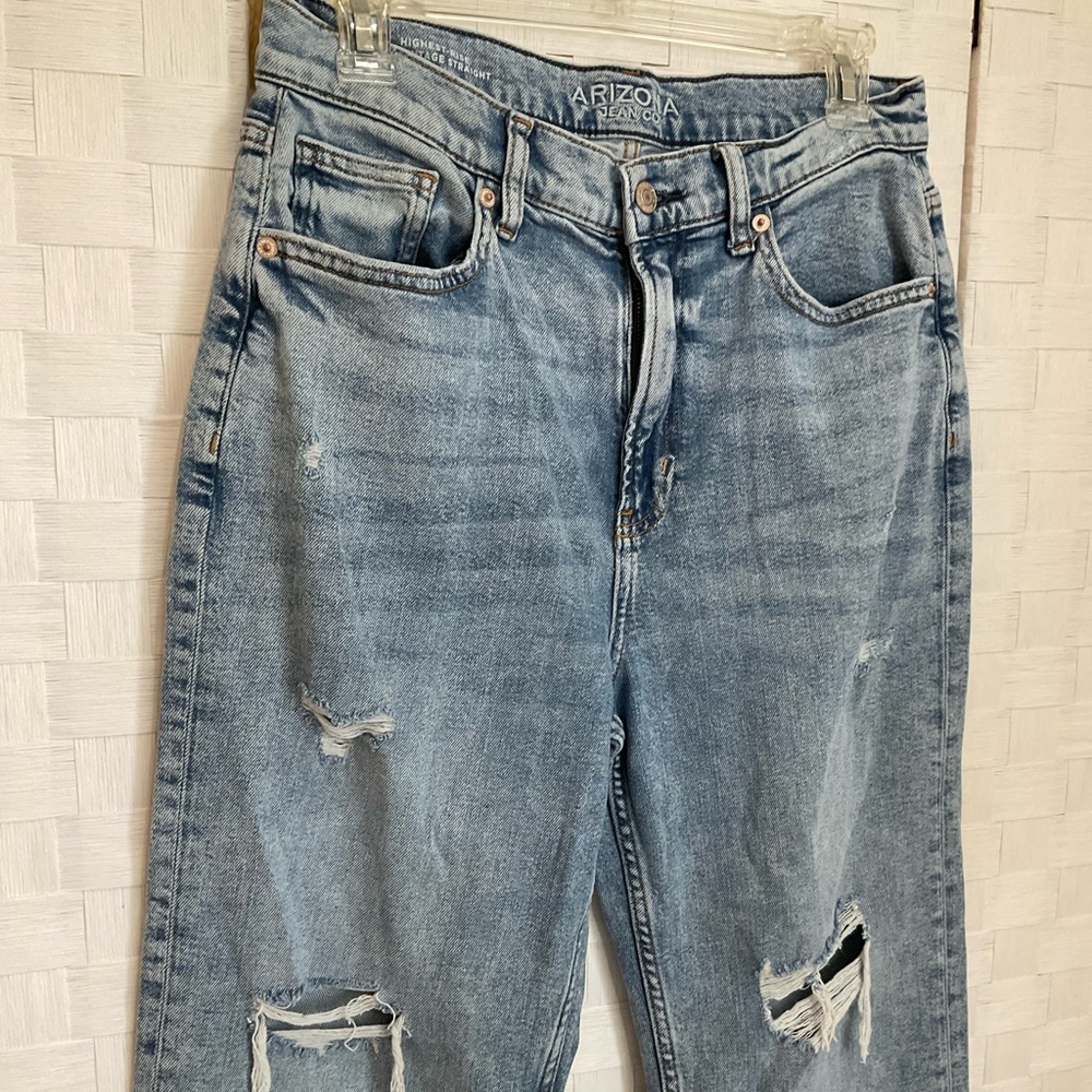 Arizona  Juniors size 9 Distressed Vintage Waist Blue Jeans - Picture 3 of 5
